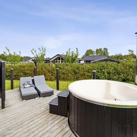 Amdi - 700m From The Sea By Interhome *