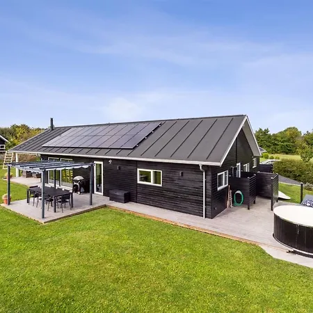 Amdi - 700m From The Sea By Interhome *