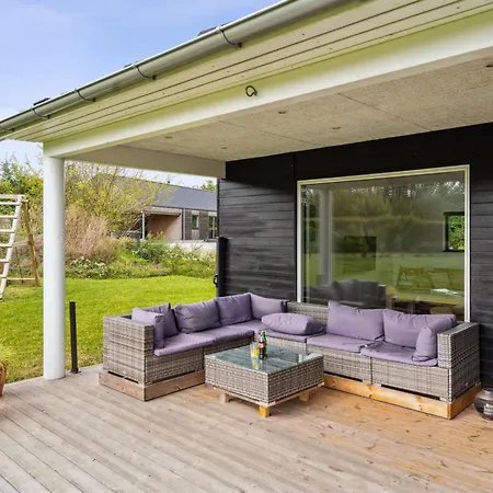 Amdi - 700m From The Sea By Interhome